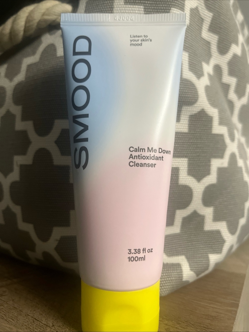 Smood Calm Me Down Antioxidant Cleanser — Pink, Blue & Yellow